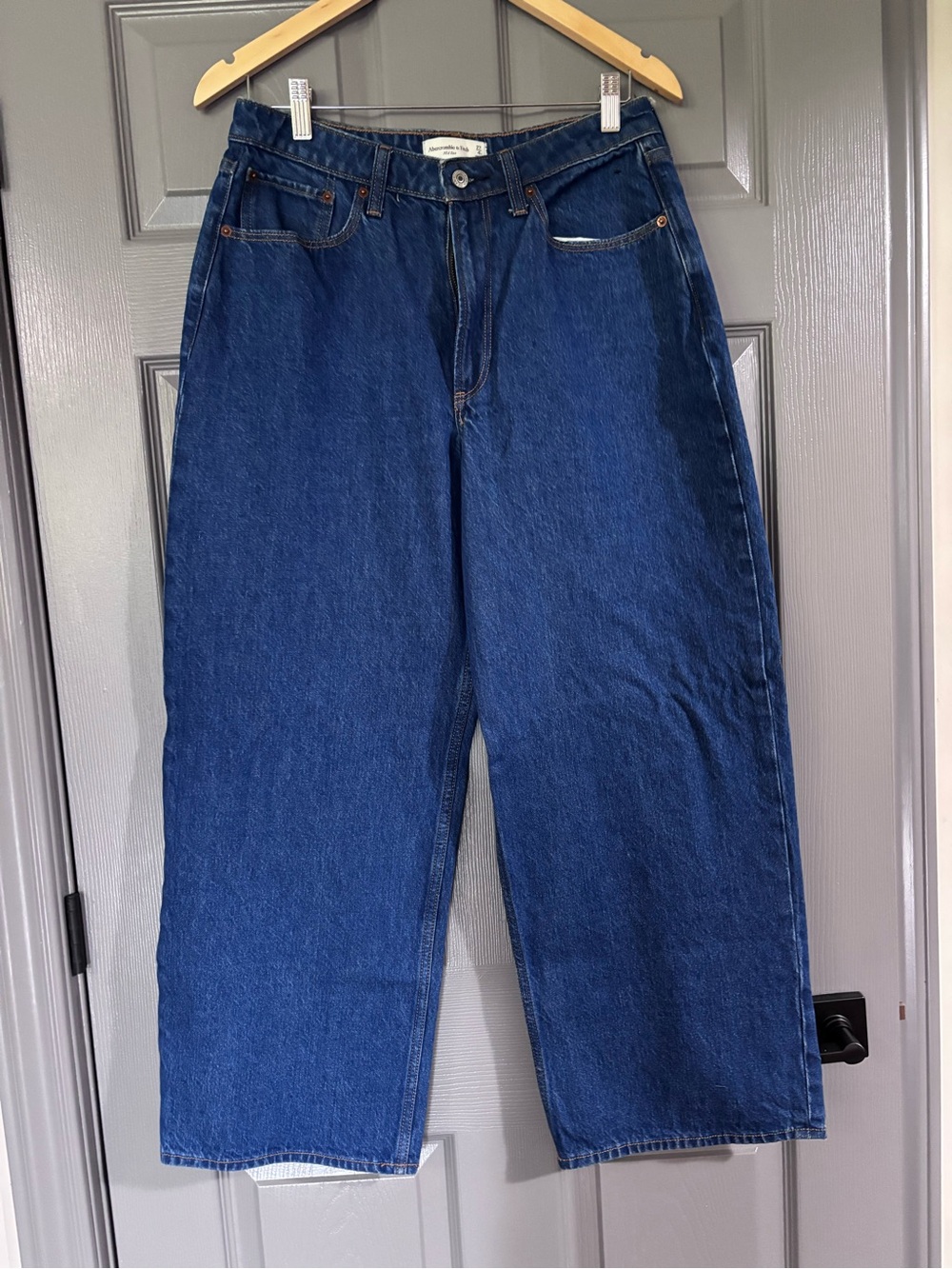 Abercrombie & Fitch Relaxed wide leg Blue Denim Jeans